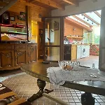 Dom Nad Jeziorem Dadaj , Biskupiec *