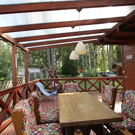 Dom Nad Jeziorem Dadaj , Biskupiec