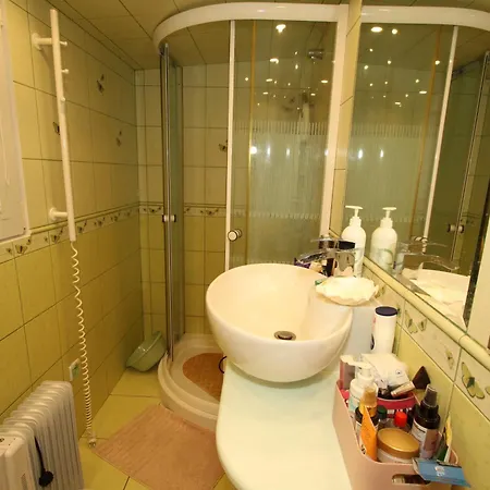 Dom Nad Jeziorem Dadaj , Biskupiec